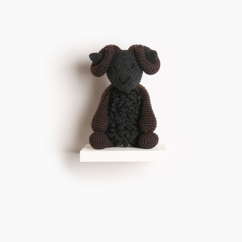 andras, black, welsh, sheep, eds animals, edwards crochet, edwards menagerie, kerry lord